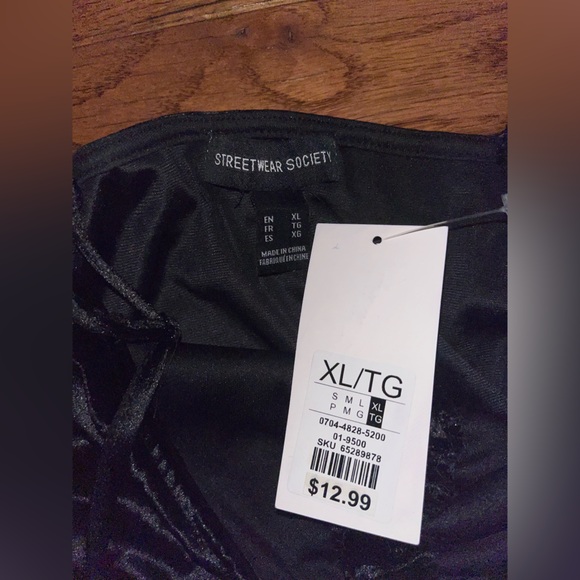 Black Velvet Tie Crop - Picture 2 of 3